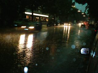 Hamburg bei starkem Gewitter. 