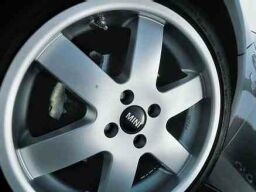 Bridgestone Potenza S-03: 215/40 ZR 17. 