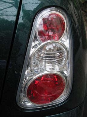 Philips-SilverLine-Blinkerlampen erscheinen kaum orange und sind trotzdem zugelassen. Philips-SilverLine-Blinkerlampen hinten.