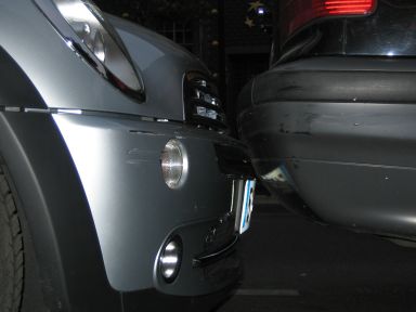 Französisches Parken auf Tuchfühlung. Französisches Parken auf Tuchfühlung.