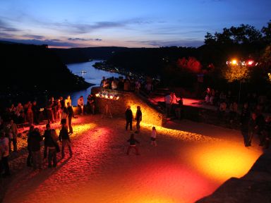 Beach-Club auf den Rheinterassen. 