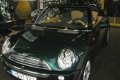 Mini Cooper Cabrio im Showraum des Händlers bei der Übergabe im Dezember. 