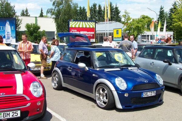 Blaue Mini-Rakete. Blaue Mini-Rakete.