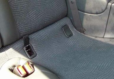 Isofix: Problematischer Sitzeinbau. Isofix: Problematischer Sitzeinbau.
