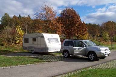 Unser gepflasterter Stellplatz. Unser gepflasterter Stellplatz.