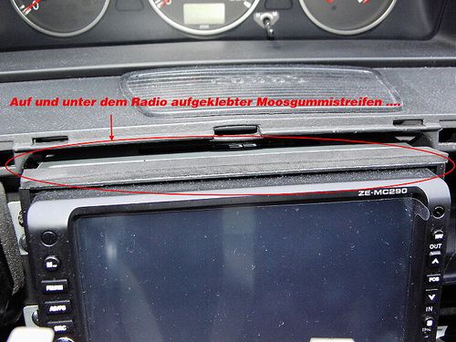 Moosgummistreifen am Radio. Moosgummi an Radio.