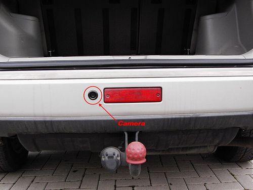 Rückfahrkamera in Heckstoßstange. Rückfahrkamera in Heckstoßstange.