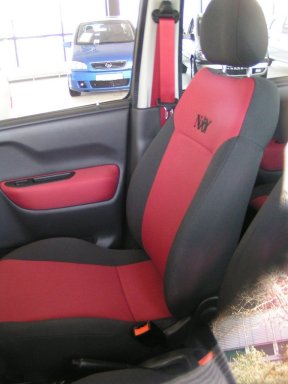 Blick auf die farbigen Sitze des Opel Agila. Blick auf die farbigen Sitze des Opel Agila.
