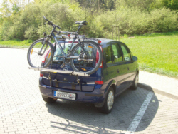 Opel Meriva mit Paulchen-Heckträger im Einsatz … Meriva mit Fahrradträger.