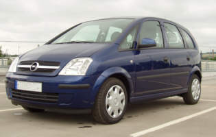 Front und Fahrerseite des Opel Meriva. Front und Fahrerseite des Opel Meriva.