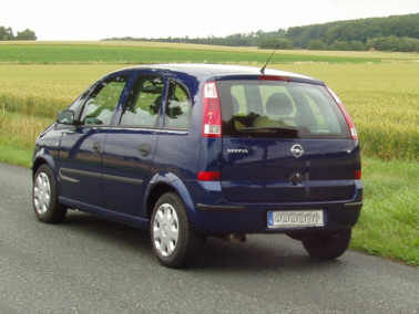 Opel Meriva im Herbst. Opel Meriva im Herbst.