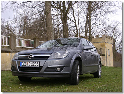 Testfahrt mit dem neuen Opel Astra. Testfahrt mit dem neuen Opel Astra.