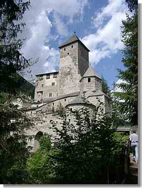 Die Burg Sand in Taufers. 