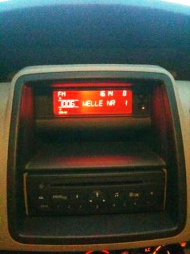 Originalzustand Mittelkonsole Vivaro. Radiokonsole Opel Vivaro.