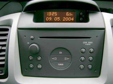 Opel-Radio jetzt auch als CD-Abbrenner erhältlich. Opel-Radio jetzt auch als CD-Abbrenner erhältlich.