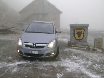 Furkapasshöhe leicht schneebedeckt. Furkapasshöhe leicht schneebedeckt.