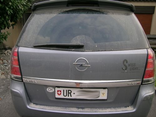 Saharastaub setzt sich auf dem Wagen nieder. Saharastaub setzt sich auf dem Wagen nieder.