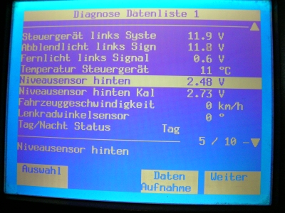 Die Datenliste im TECH2 mit der Niveausensorspannung. Die Datenliste im TECH2 mit der Niveausensorspannung.