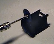 Die Blende muss zerteilt werden. Die Blende muss zerteilt werden.
