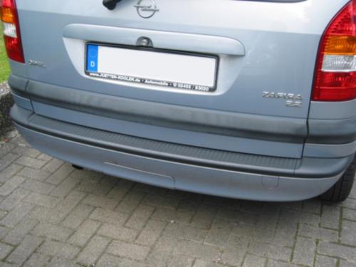 Heckleiste vor der Behandlung. Heckleiste alt.