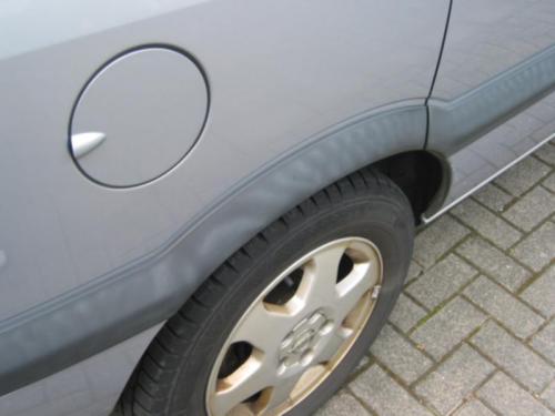 Radleiste vor der Behandlung. Radleiste alt.