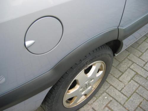 Radleiste nach der Behandlung. Radleiste neu.