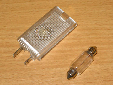 Streuscheibe/Lampenhalterung sowie eine Soufitten-Lampe. Streuscheibe/Lampenhalterung sowie eine Soufitten-Lampe.