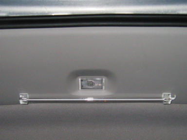 CCFL-Röhre befestigt, Kabel und Platine schon verstaut. CCFL-Röhre befestigt, Kabel und Platine schon verstaut.