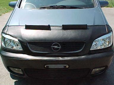 Steinschlagschutz für Front und Motorhaube des Opel Zafira von der Firma Ch. Kunz. Steinschlagschutz für Front und Motorhaube des Opel Zafira von der Firma Ch. Kunz.