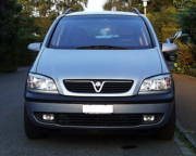 Front mit Vauxhall-Emblem Front mit Vauxhall-Emblem