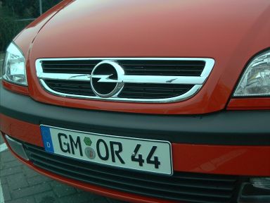 Neuer Kühlergrill des Opel Zafira. 
