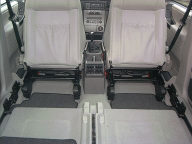 Reichlich Platz in Innenraum des Zafira A ohne Rücksitzbank. Reichlich Platz in Innenraum des Zafira A ohne Rücksitzbank.