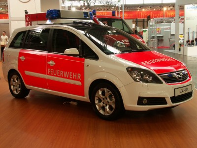Der neue Zafira B als Feuerwehrfahrzeug. Der neue Zafira B als Feuerwehrfahrzeug.