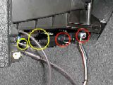 Detailfoto: Steuerelektronik bereits befestigt und alle Kabel angeschlossen. 