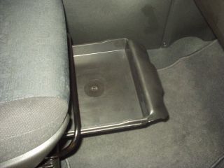 Detailaufnahme des eingebauten Ablagefachs im geöffneten Zustand. Detailaufnahme des eingebauten Ablagefachs im geöffneten Zustand.