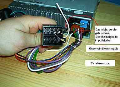 Adapter auf das Radio gesteckt. Adapter auf das Radio gesteckt.