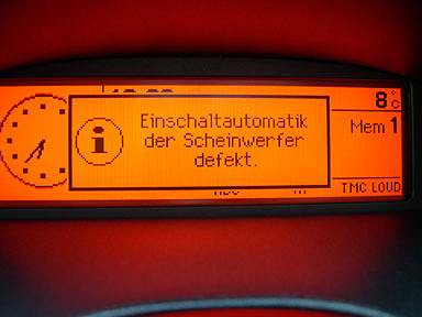 Fehlermeldung der Scheinwerferautomatik. 