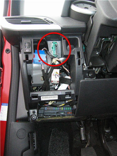 Hier wird alles konfiguriert. Ein Blick hinter die Abdeckung des Cockpit.