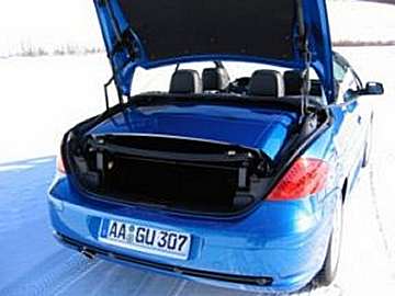 307 CC — Verdeck im Kofferraum. 307 CC — Verdeck im Kofferraum.