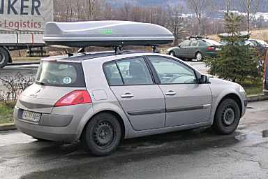 Megane mit Dachbox. Megane mit Dachbox.