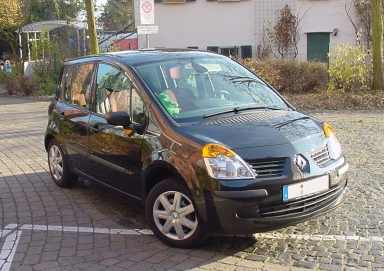 Der Renault Modus — Ansicht von vorne. 