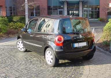 Der Renault Modus — Ansicht von hinten. 