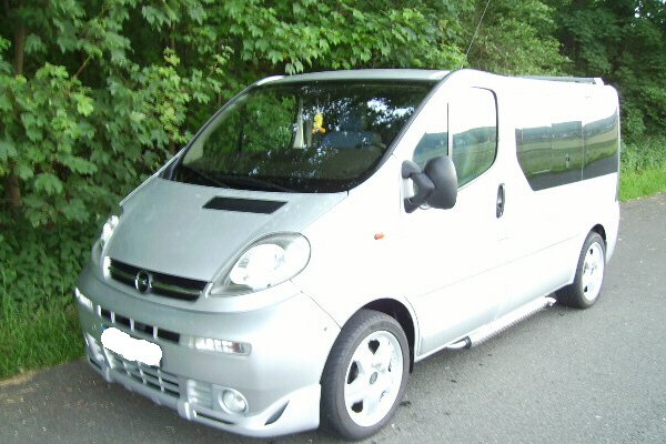 Helmuts Vivaro, jetzt mit Nemo Frontschürze. Nemo Frontschürze.