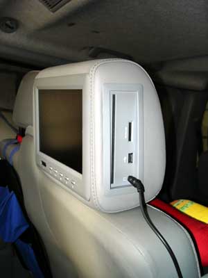 9,2" TFT Monitor Kopfstütze im Vivaro. 9,2" TFT Monitor Kopfstütze im Vivaro.