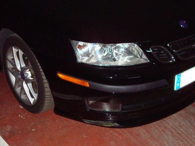 Kratzer auf dem Frontspoiler des Saab 9-3. Kratzer auf dem Frontspoiler des Saab 9-3.