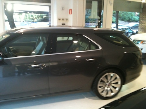 Hintere Seitenlinie des Saab 9-5 SW. 