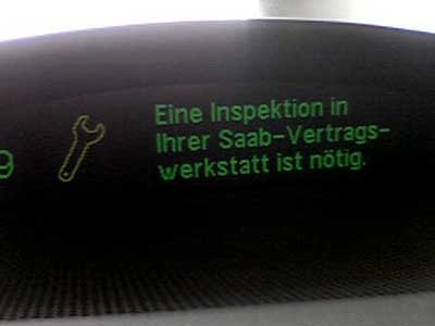 Bordcomputer meldet die fällige Inspektion. Bordcomputer meldet die fällige Inspektion.