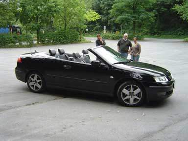 Saab 9-3 Cabrio offen - Ansicht von rechts. 