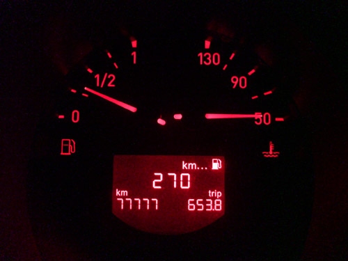 Der Fahrer erhält Information über die Restreichweite. Restreichweite.