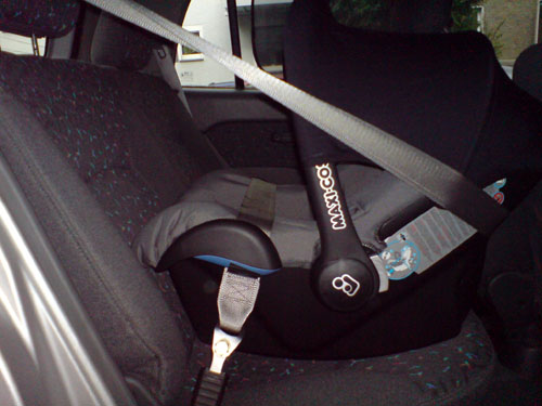 Maxi Cosi im Hyundai Atos. 